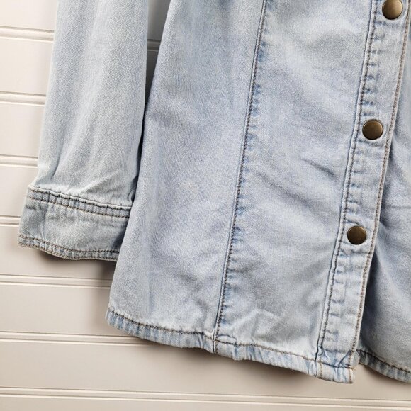 Anthropologie Fei Top Womens Extra Small Blue Western Jean Shirt Denim Snaps - Picture 2 of 9